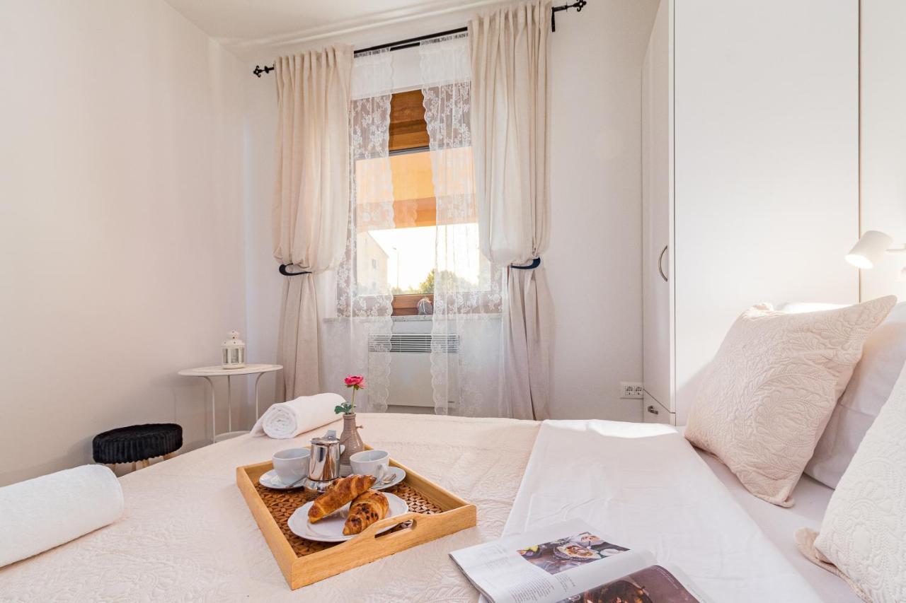 Lovely Istrian Apartment With A Private Swimming Pool And A Charming Garden Banjole Exteriér fotografie
