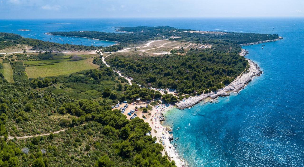 Lovely Istrian Apartment With A Private Swimming Pool And A Charming Garden Banjole Exteriér fotografie